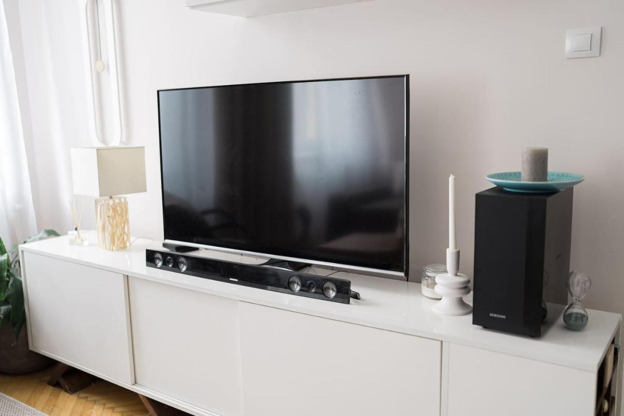부다페스트 Sunrise Lounge Corvin 63M2 Ac 아파트 외부 사진